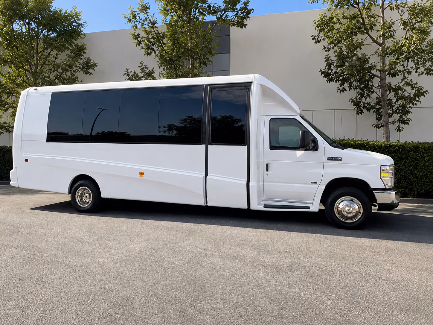 corporate airport transfer buses between melbourne and mco