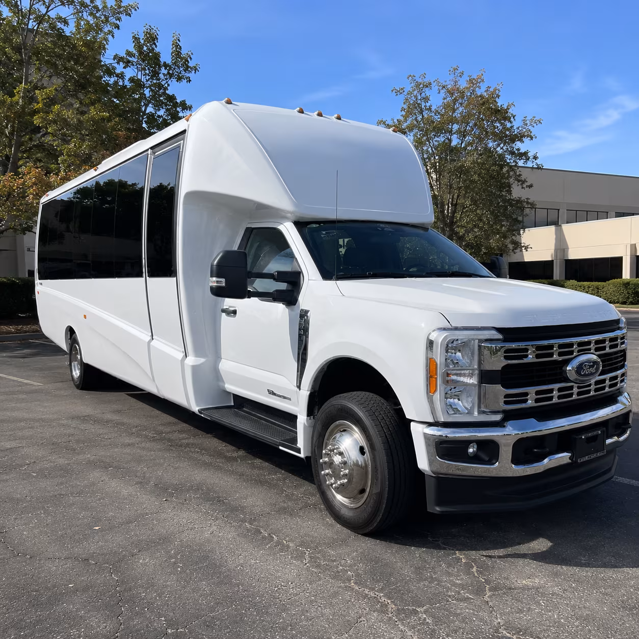 hotel to meeting shuttle bus services for melbourne business travelers
