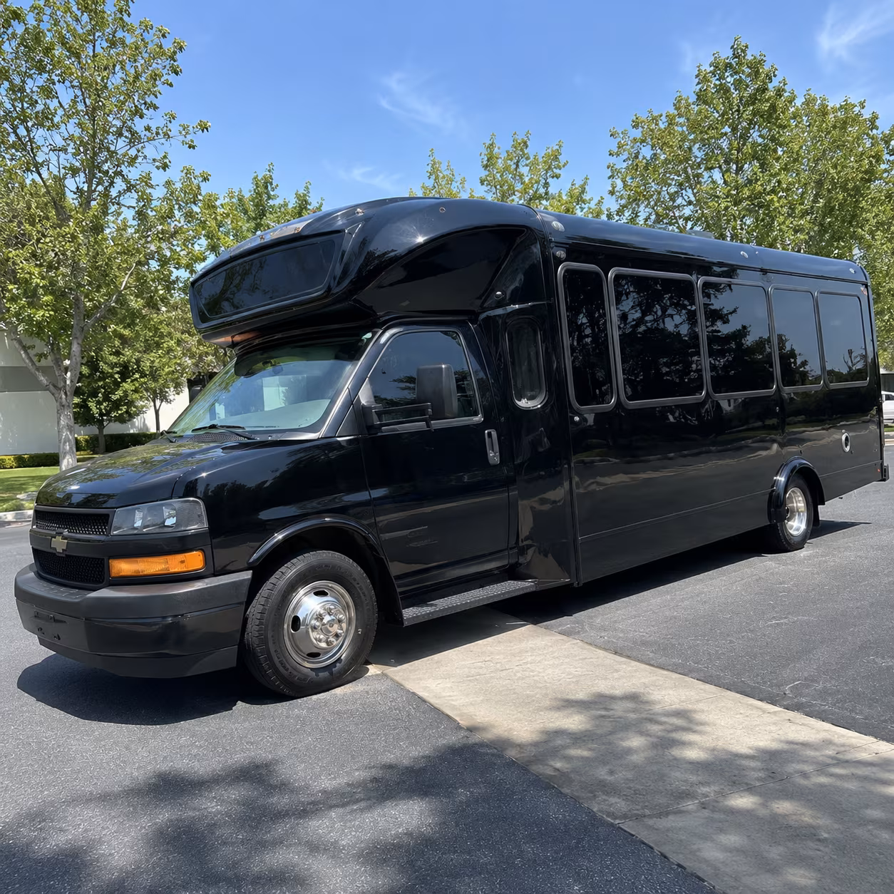 melbourne 15 passenger party bus