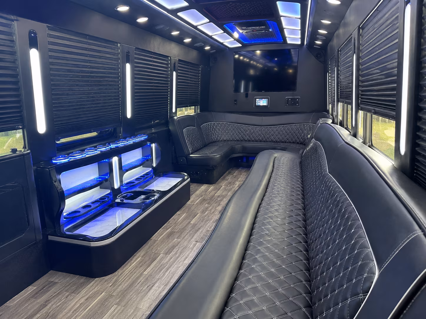 party buses for outdoor concert weekends at wickham park