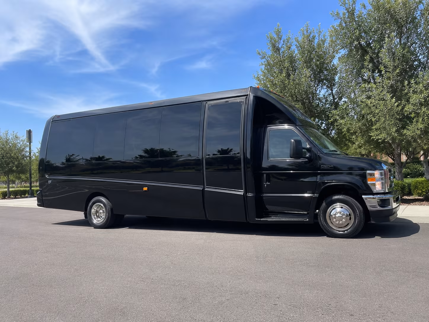 shuttle buses to kia center and amway center arena shows in orlando